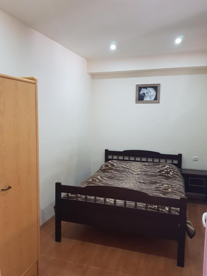 Apartment-14 In The Center Of Yerevan Exterior photo